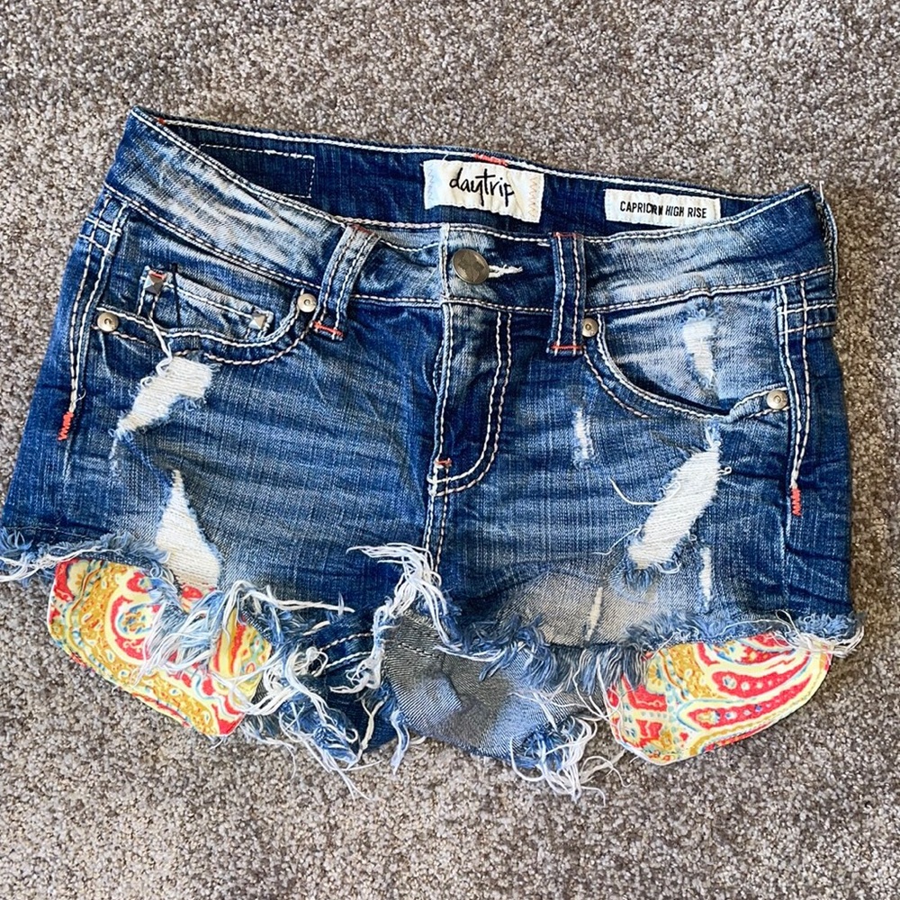 Women’s Daytrip denim shorts